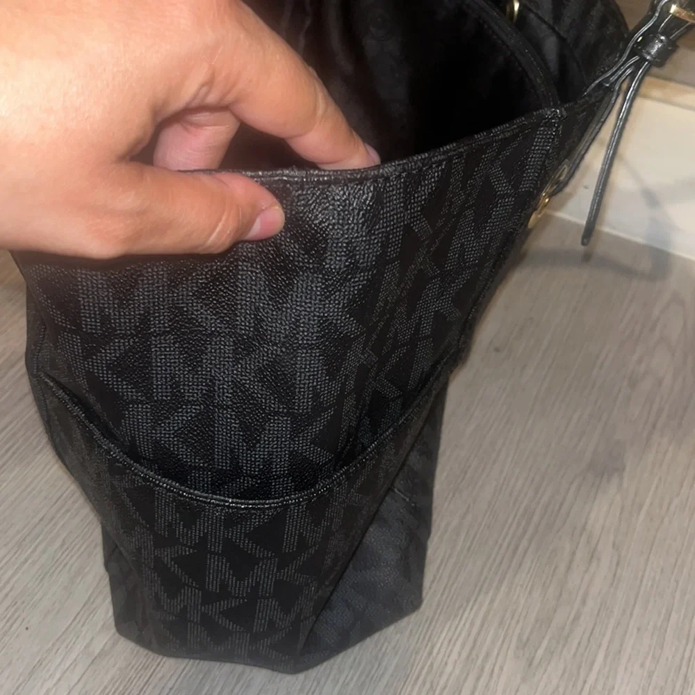 Micheal Kors bag